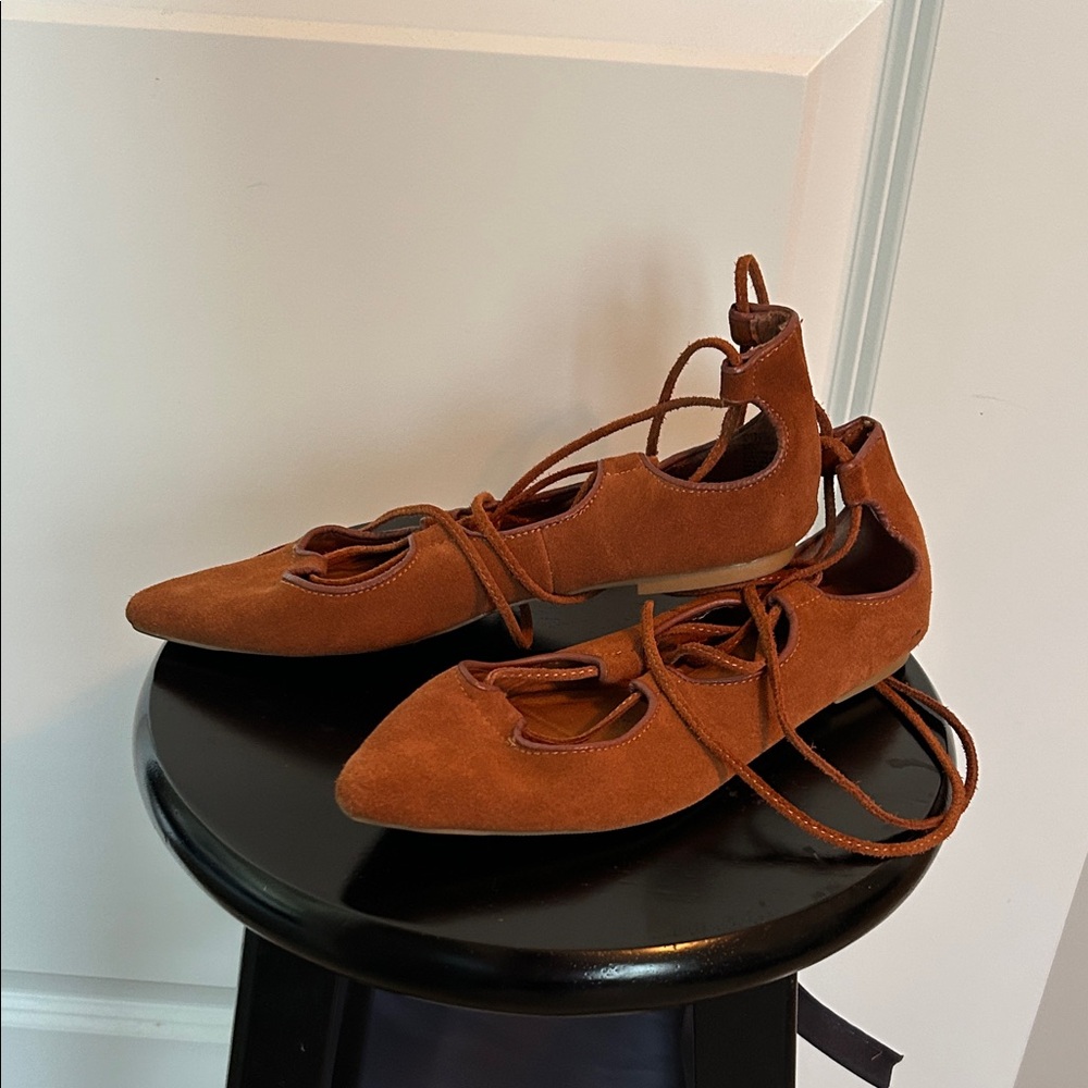 GAP Brown rust or saddle Suede Women's Lace-Up Flats